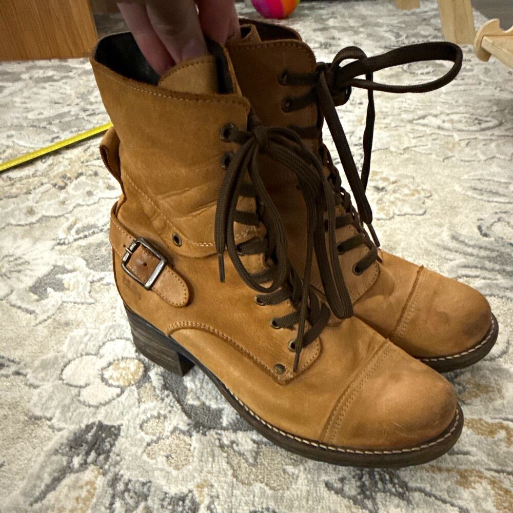 Taos Crave Womens Brown Leather Ankle Combat Boots Lace Up Cap Toe Buckle 8.5